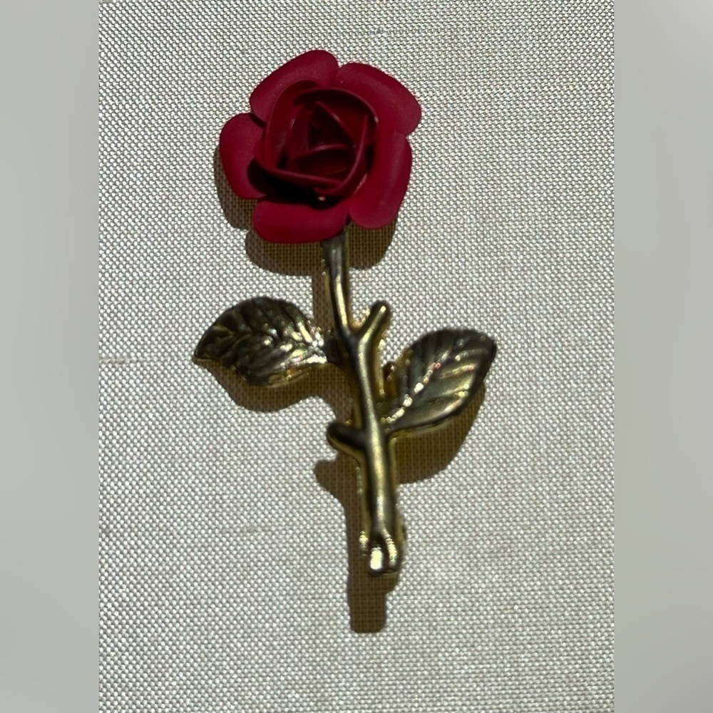 Vintage Beautiful Red Rose Brooch